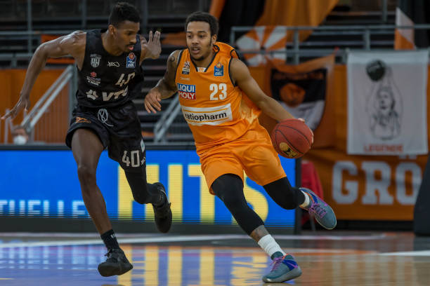 他继续展现 他继续展现