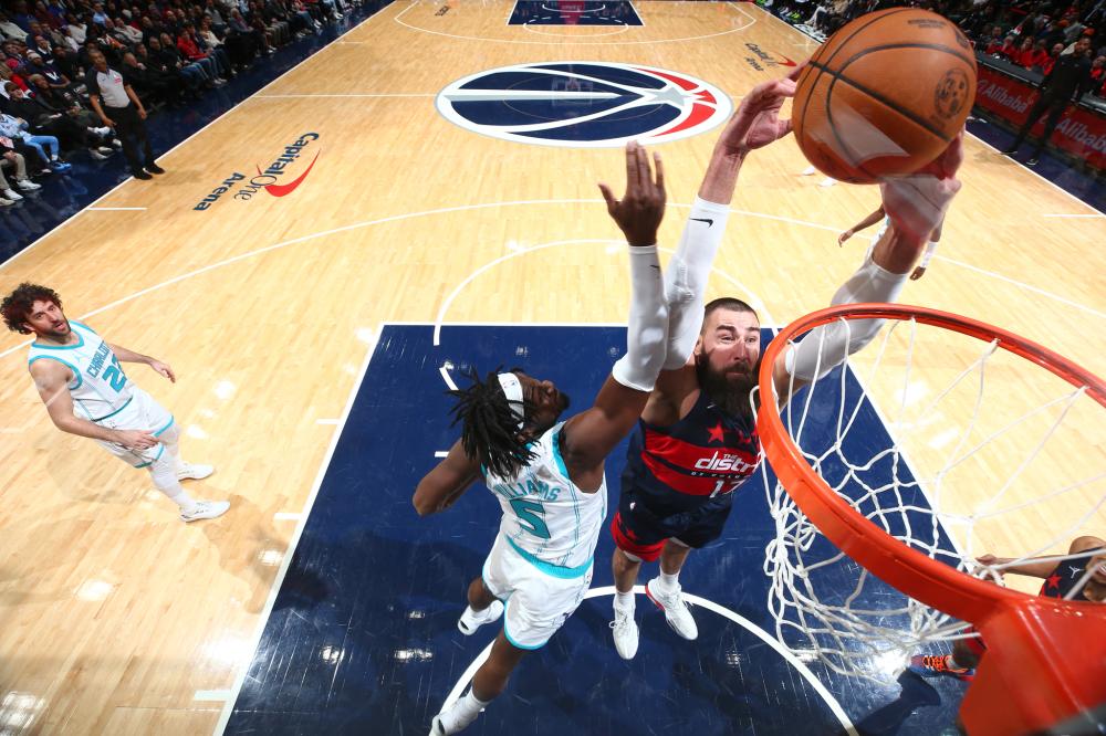 色不同而有 色不同而有